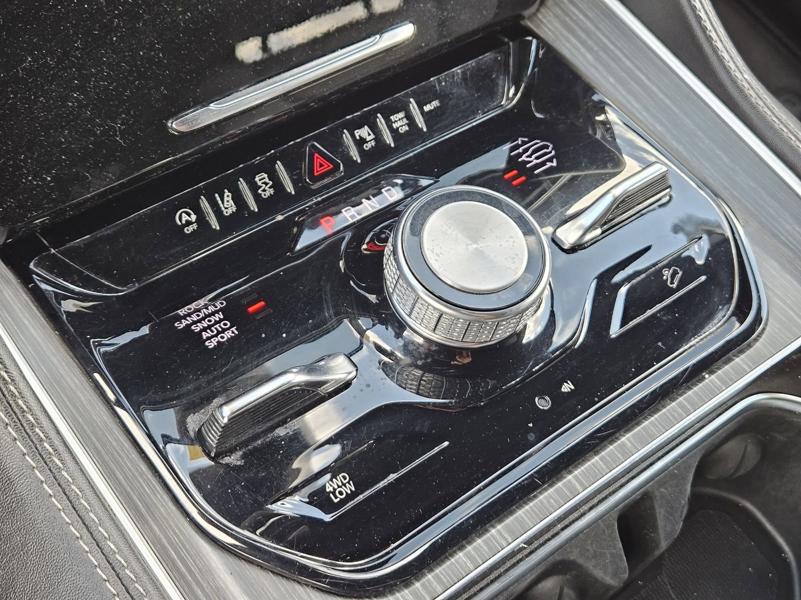 Used 2023 Jeep Wagoneer L Series III w/ Preferred Equipment Group image 24