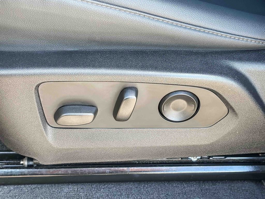 Used 2024 GMC Canyon Elevation w/ Elevation Premium Package image 46