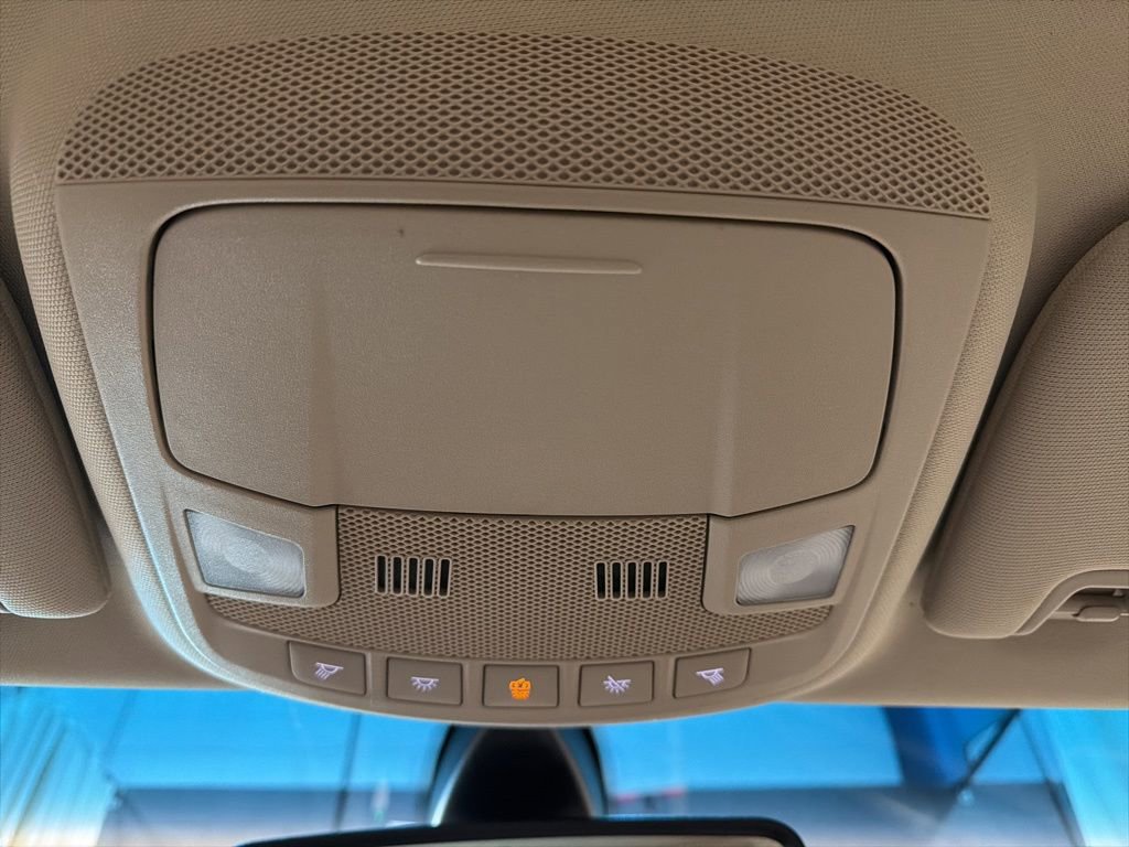 Used 2019 Lincoln MKZ Premiere image 18