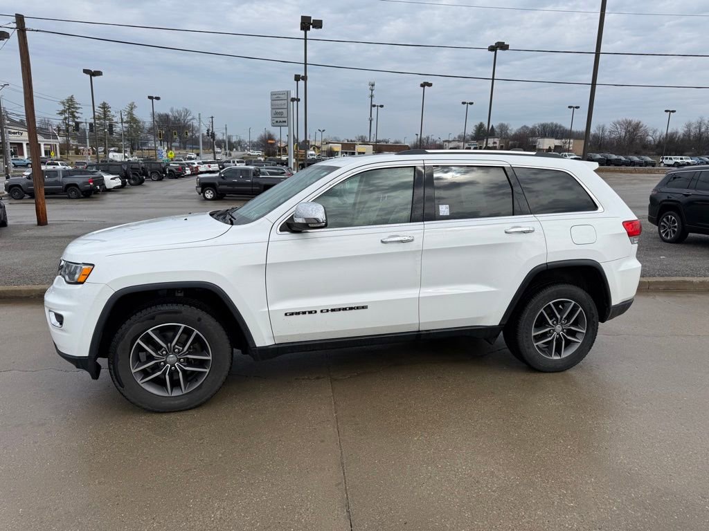 Used 2017 Jeep Grand Cherokee Limited image 9