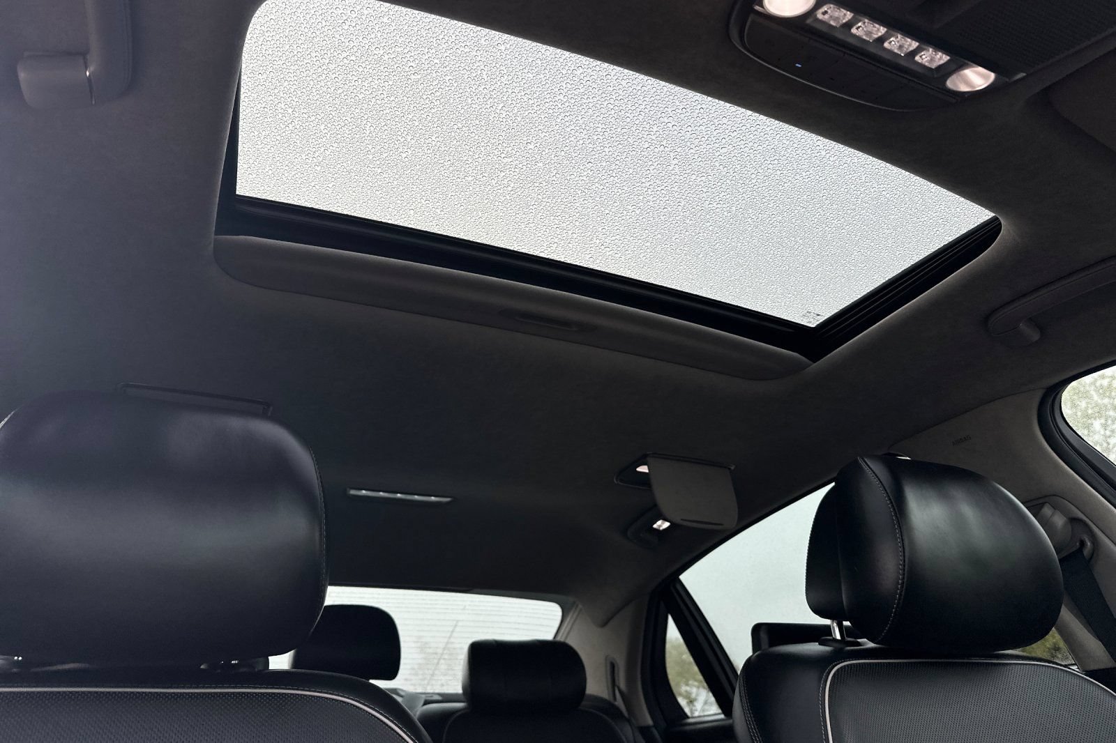Used 2018 Genesis G90 5.0 Ultimate RWD image 18