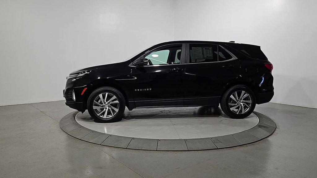 Used 2023 Chevrolet Equinox LT AWD/4WD image 2