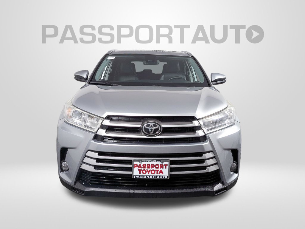 Used 2019 Toyota Highlander XLE AWD/4WD image 11