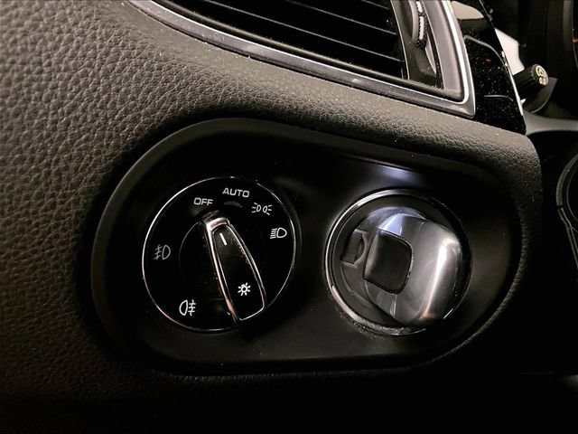 Used 2017 Porsche Macan AWD/4WD image 30
