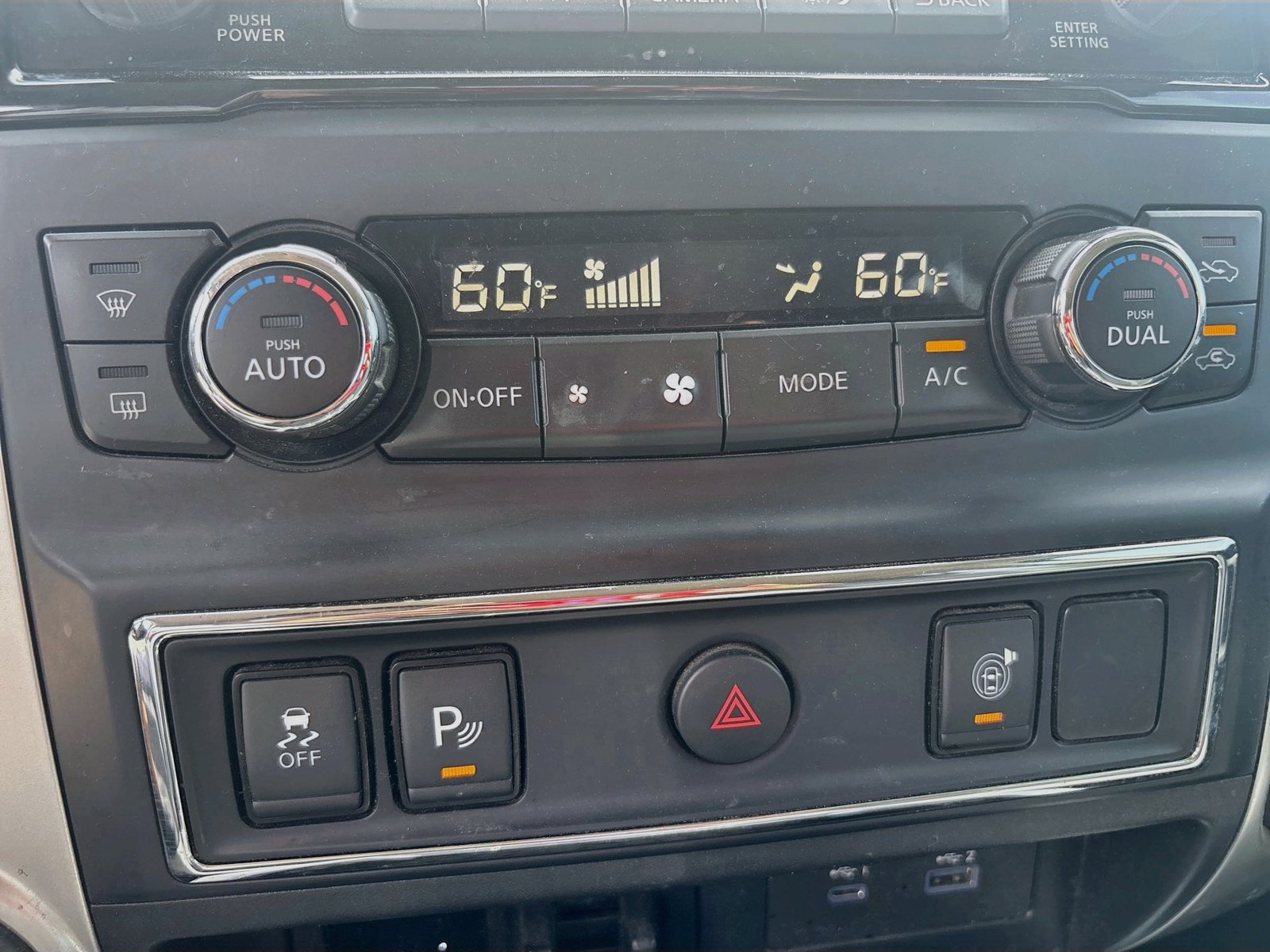 Used 2021 Nissan Titan SV w/ SV Convenience Package AWD/4WD image 16