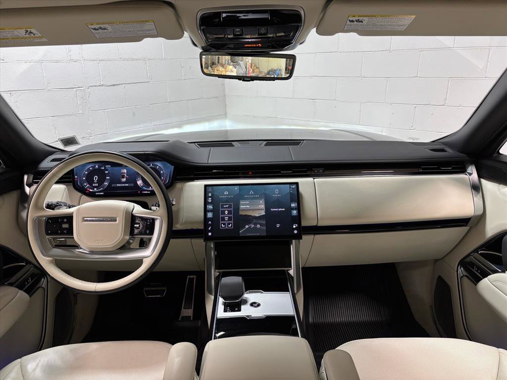 Used 2025 Land Rover Range Rover Long Wheelbase Autobiography image 33