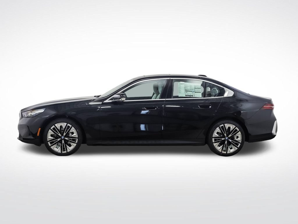 Used 2026 BMW 530i xDrive w/ Premium Package AWD/4WD image 3