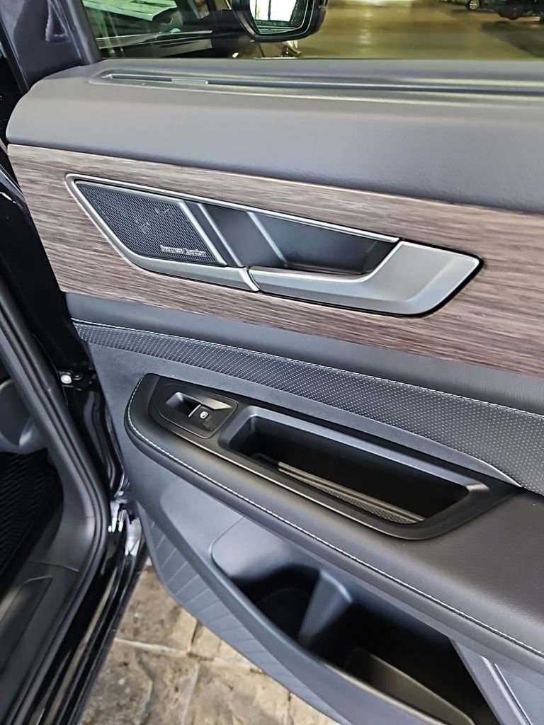 New 2026 Volkswagen Atlas SEL Premium R-Line image 16