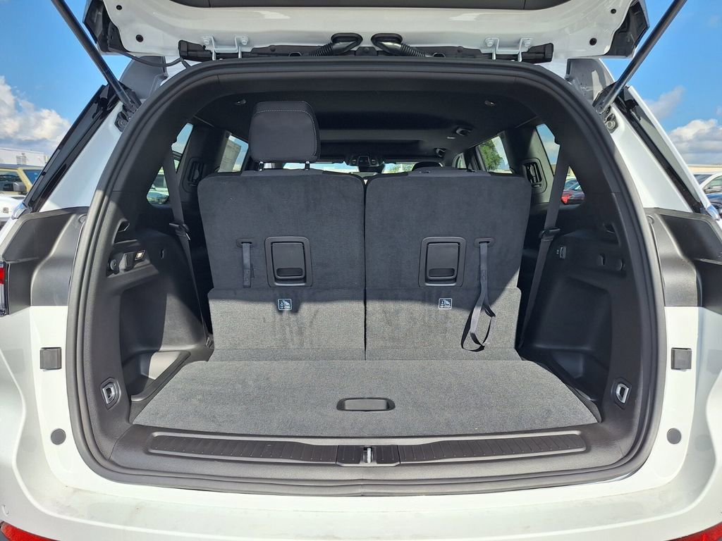 New 2025 Jeep Grand Cherokee L Laredo image 19