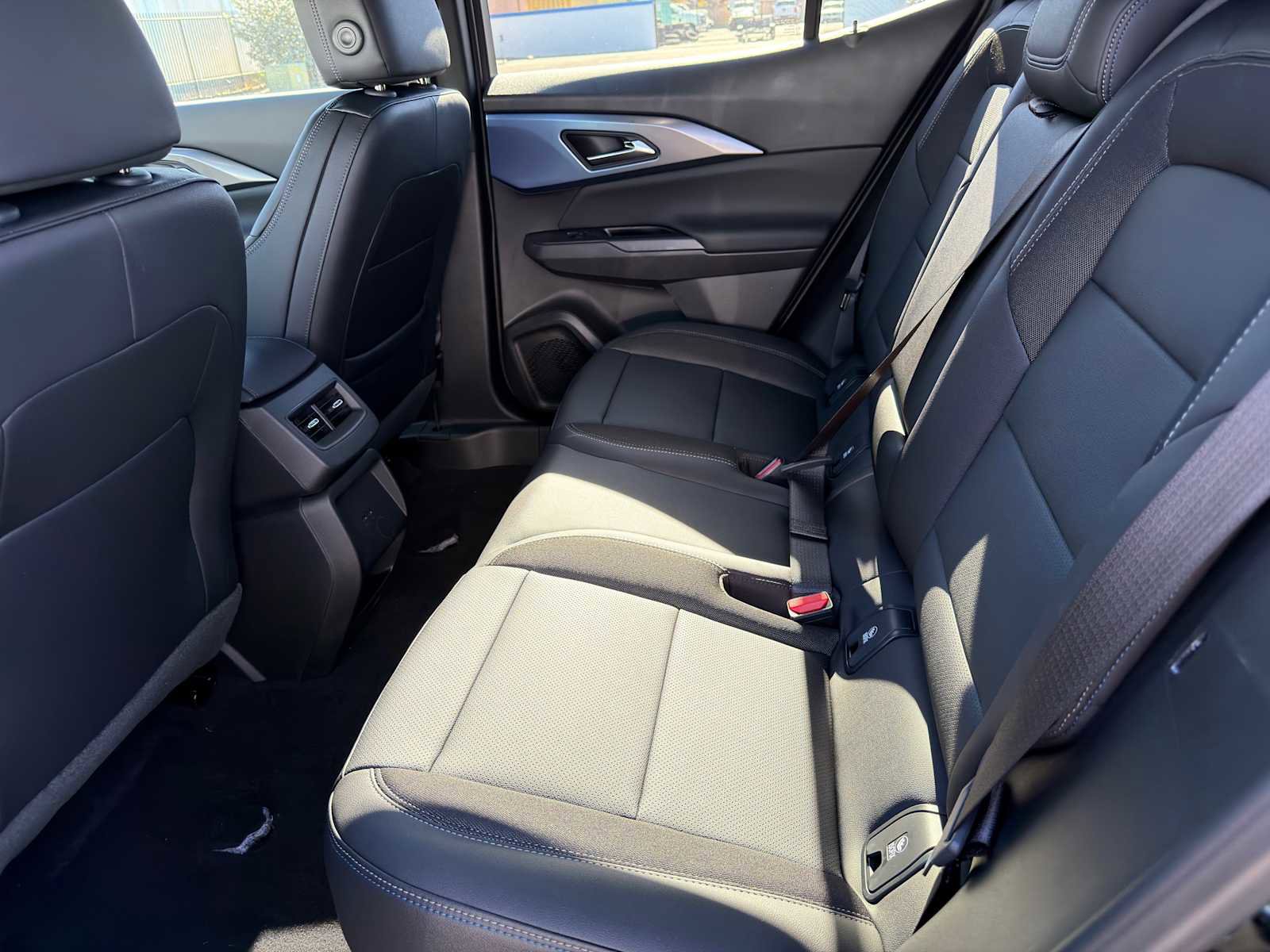 New 2026 Chevrolet Equinox EV LT image 17