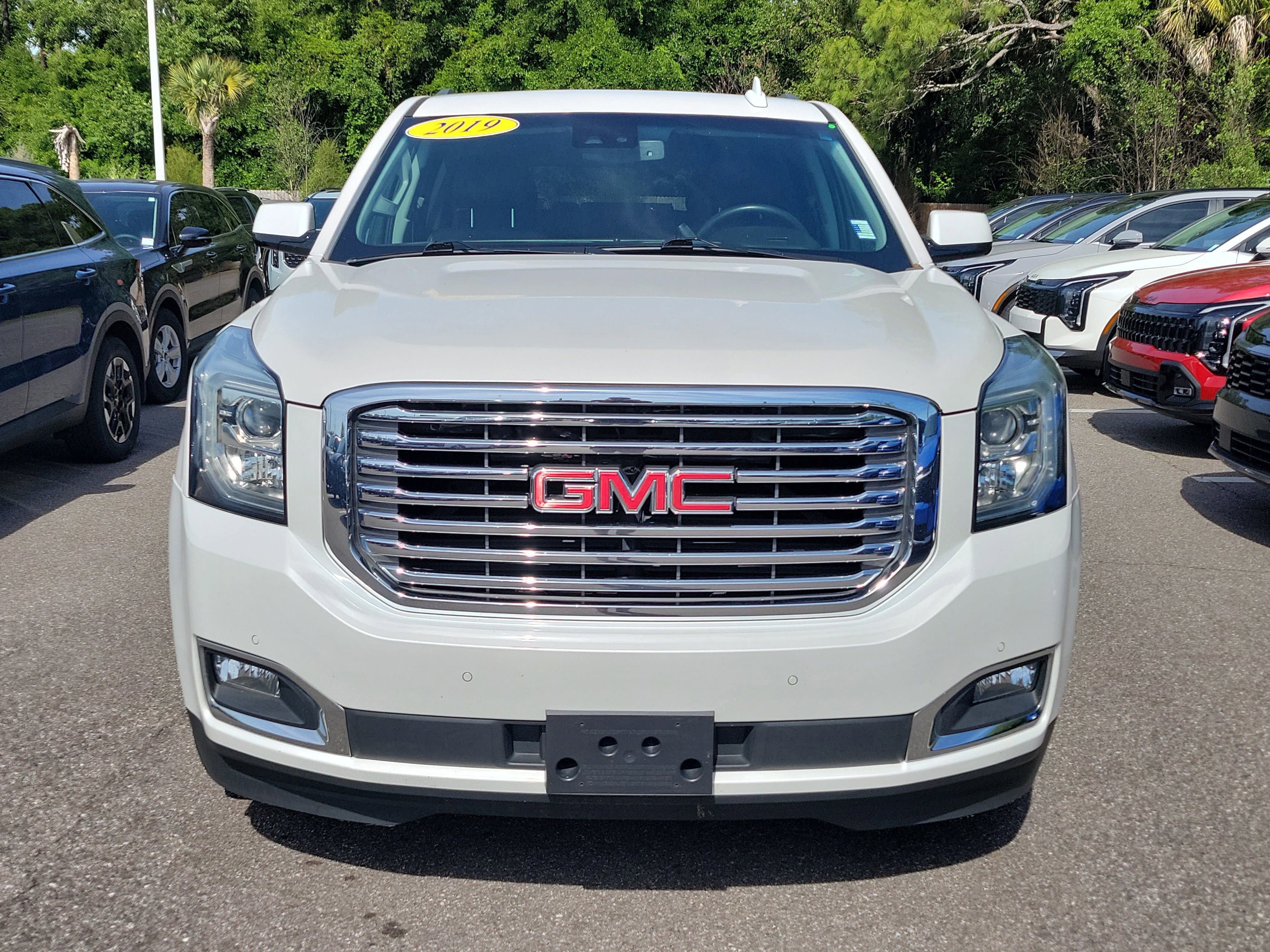 Used 2019 GMC Yukon XL SLT w/ Premium Edition RWD image 2