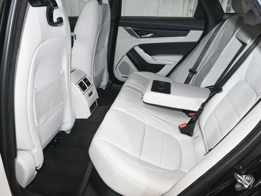 Used 2024 Jaguar XF R-Dynamic SE image 54