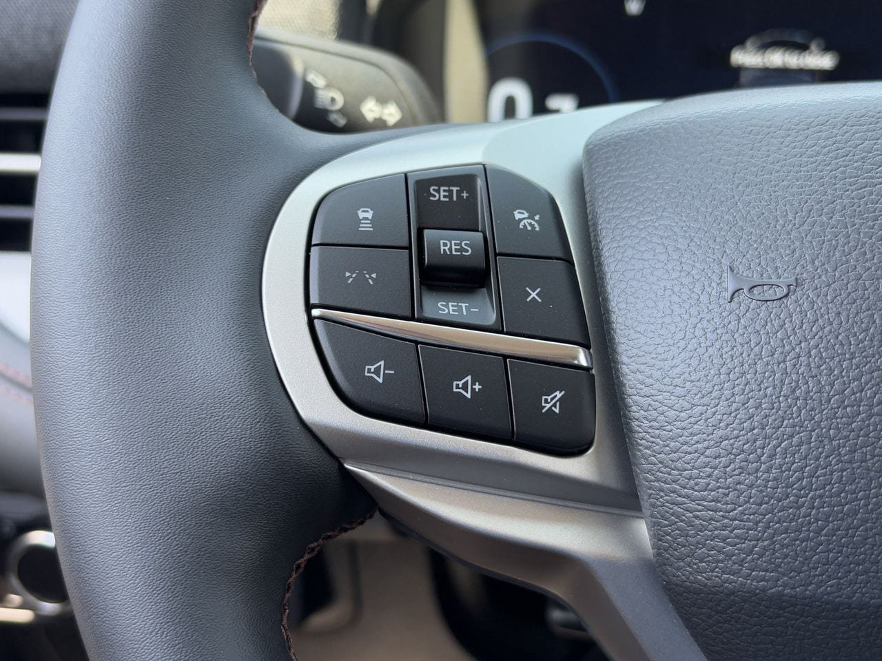 New 2026 Ford Explorer Active AWD/4WD image 14