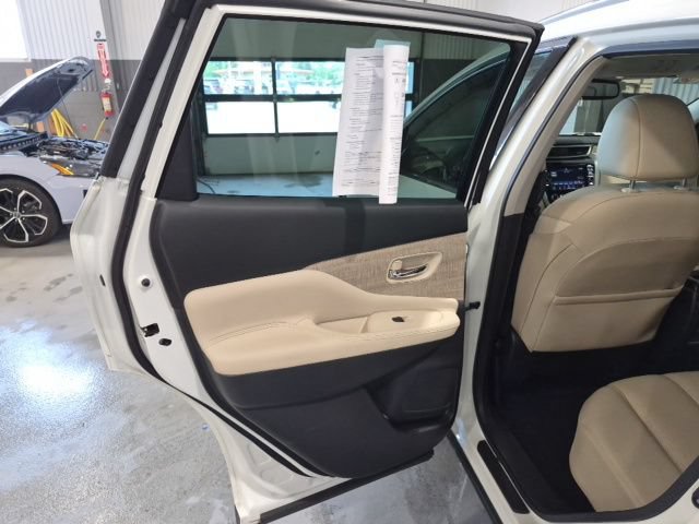 Used 2020 Nissan Murano SL w/ Moonroof Package AWD/4WD image 19
