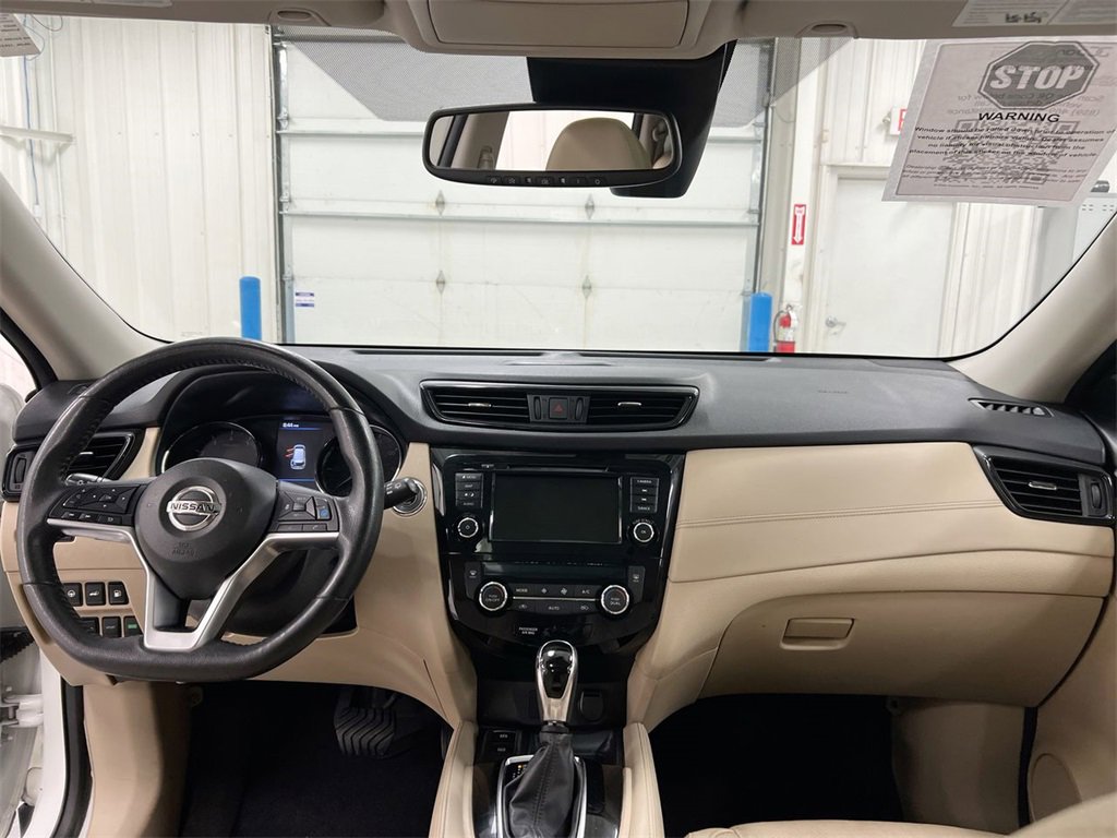 Used 2019 Nissan Rogue SL w/ Premium Package image 10