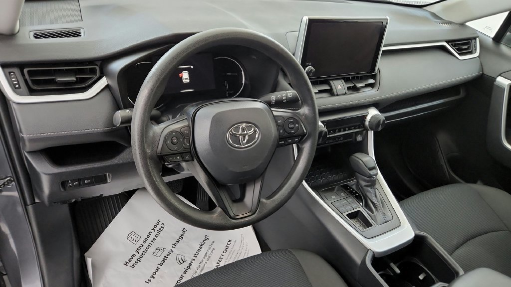 Used 2023 Toyota RAV4 LE AWD/4WD image 24