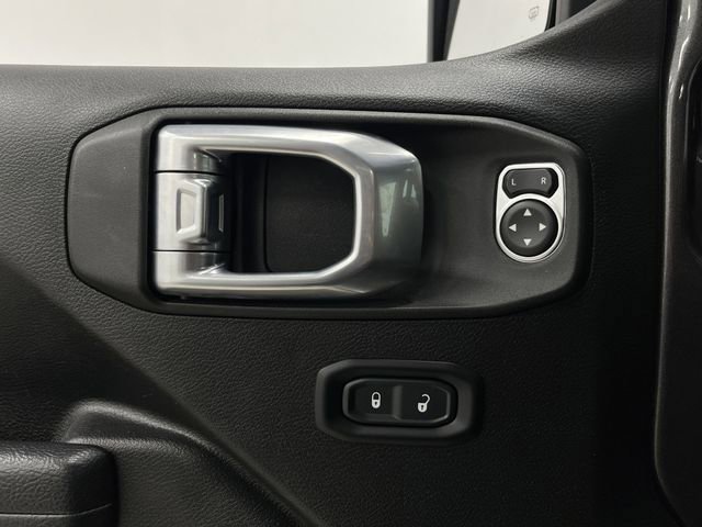 Used 2022 Jeep Gladiator Willys image 27