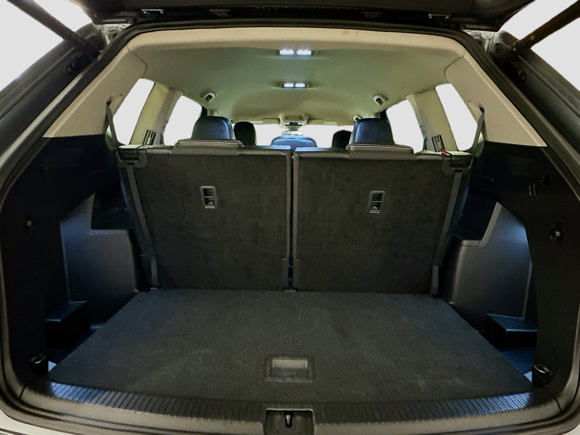 Used 2024 Volkswagen Atlas SE image 31