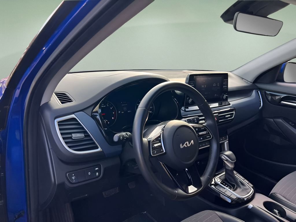 Used 2023 Kia Seltos S AWD/4WD image 23