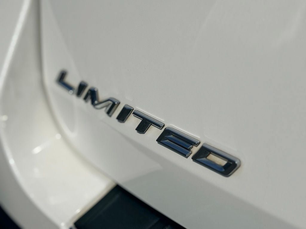 Certified 2021 Ford Explorer Limited w/ Equipment Group 301A RWD image 8