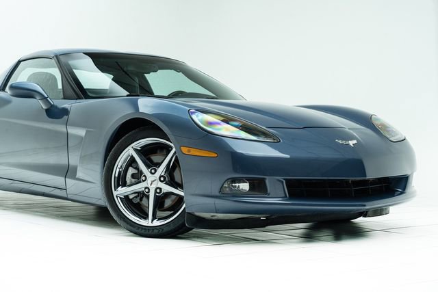 Used 2011 Chevrolet Corvette Coupe w/ 1LT image 4