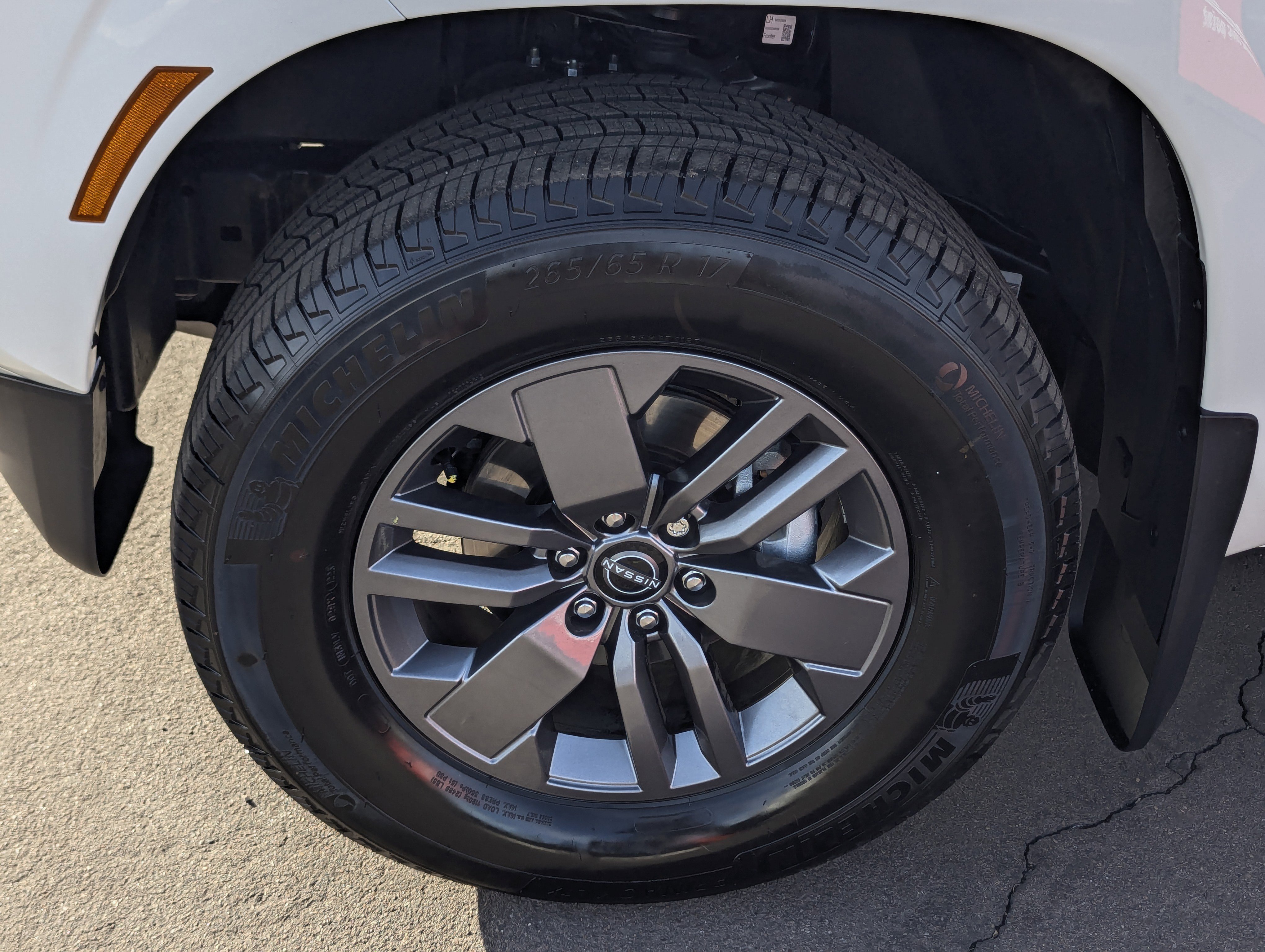 Certified 2025 Nissan Frontier SV image 7