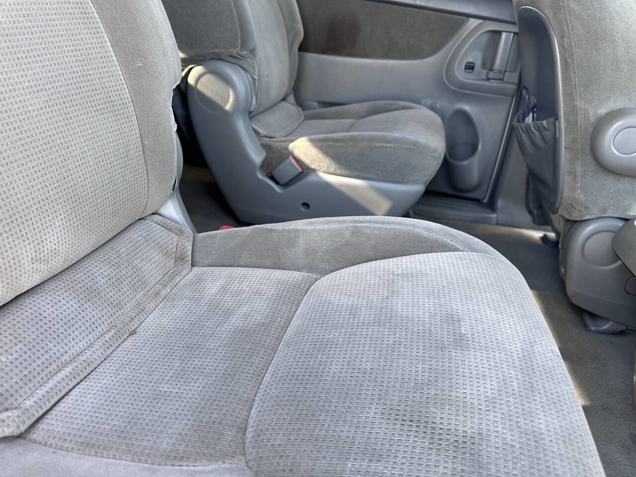 Used 2004 Toyota Sienna CE image 5