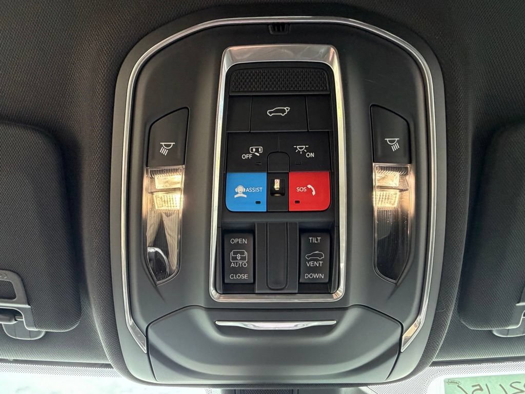 New 2026 Jeep Grand Cherokee Altitude AWD/4WD image 23
