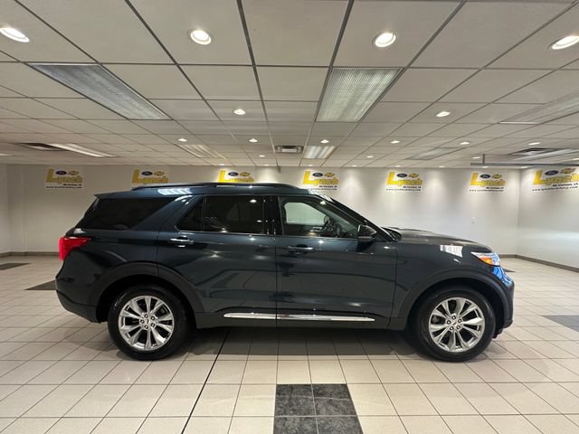 Used 2024 Ford Explorer XLT w/ Equipment Group 202A AWD/4WD image 3