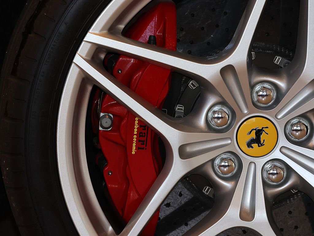 Certified 2017 Ferrari California T image 11