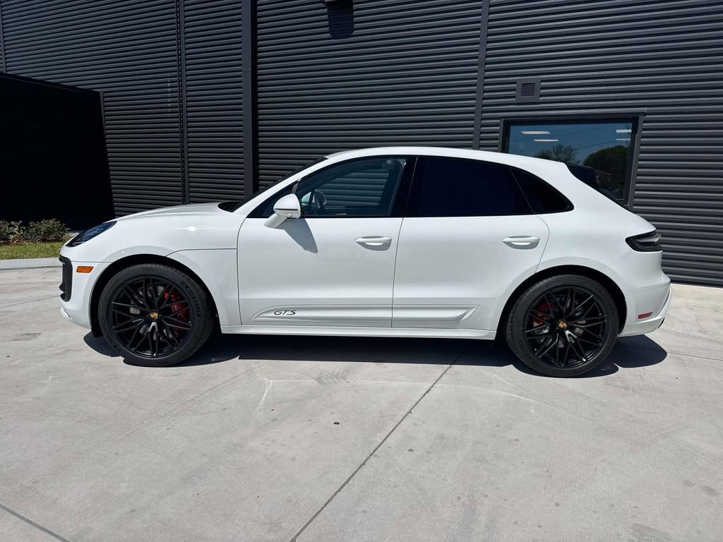 New 2026 Porsche Macan GTS image 2