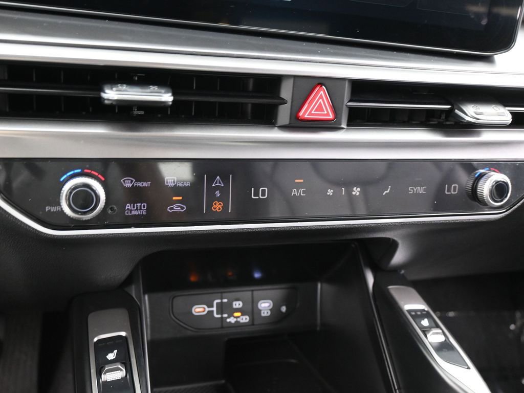 Used 2025 Kia Sorento EX w/ Panoramic Sunroof Package FWD image 21