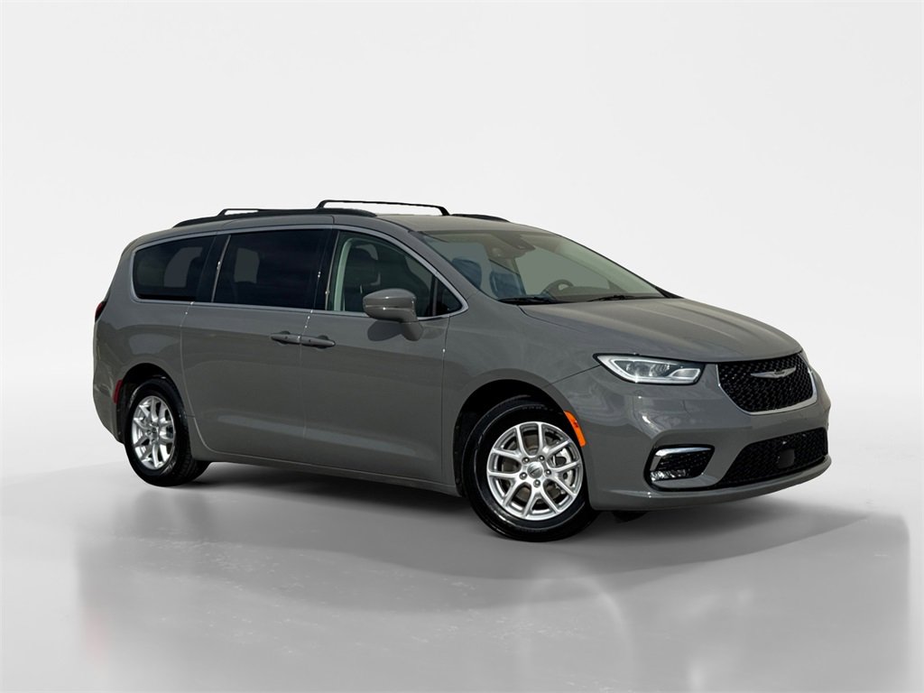 Used 2022 Chrysler Pacifica Touring-L image 1
