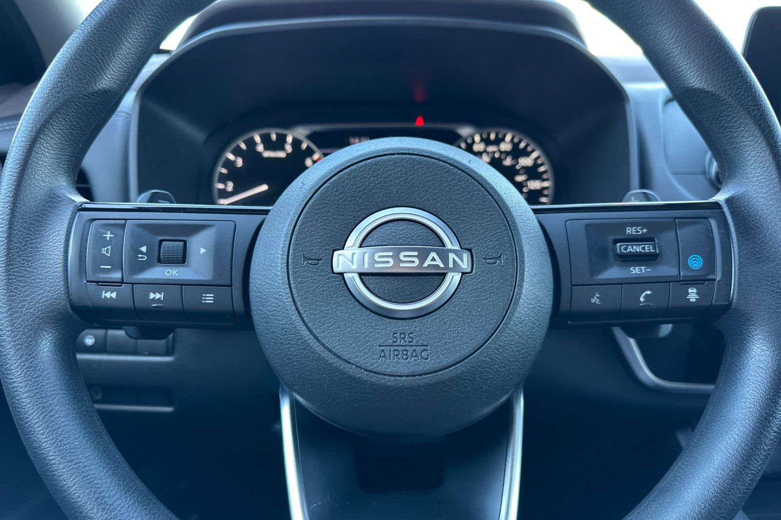 Used 2023 Nissan Rogue SV image 26