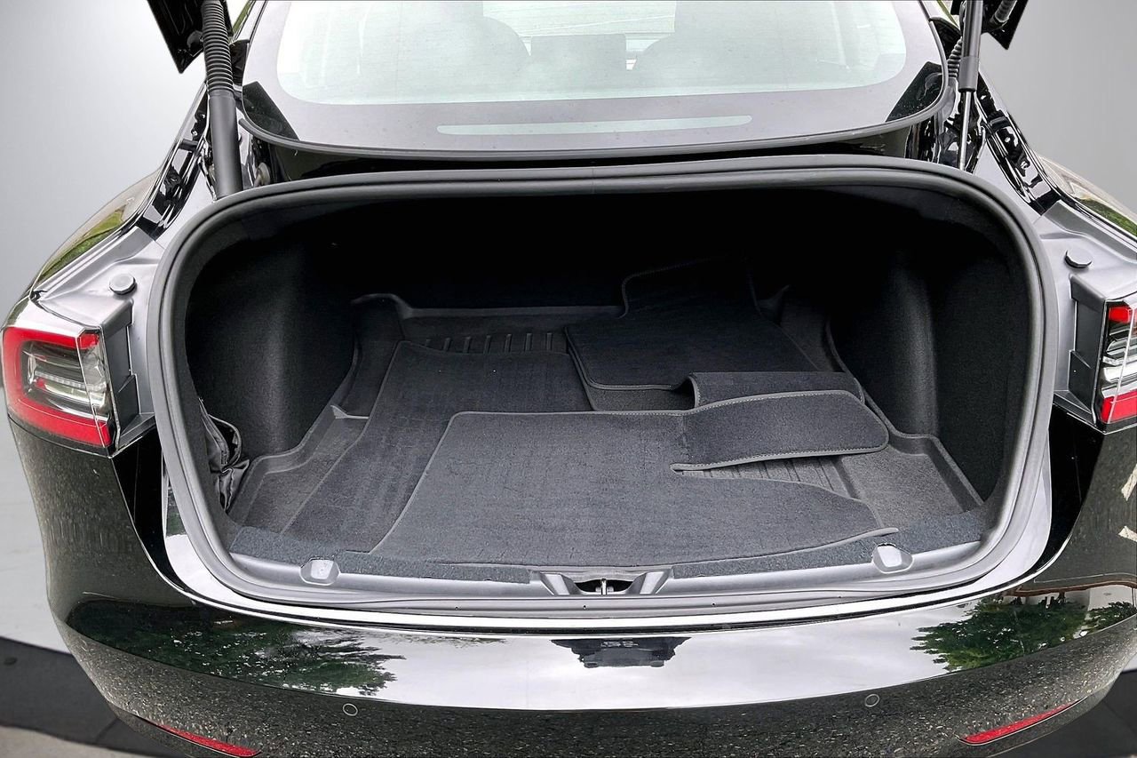 Used 2022 Tesla Model 3 Long Range AWD/4WD image 27