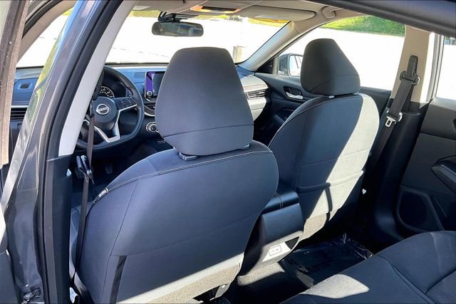 Used 2024 Nissan Altima 2.5 SV FWD image 34