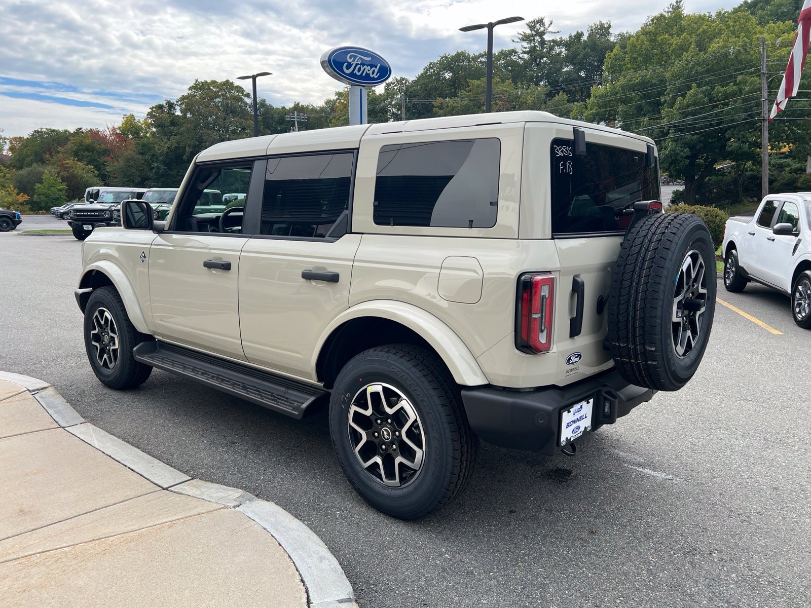 New 2026 Ford Bronco Outer Banks AWD/4WD image 5
