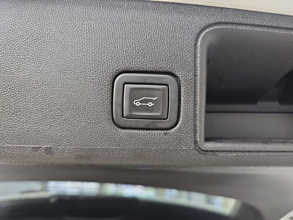 Certified 2023 GMC Terrain AT4 w/ Tech Package AWD/4WD image 17