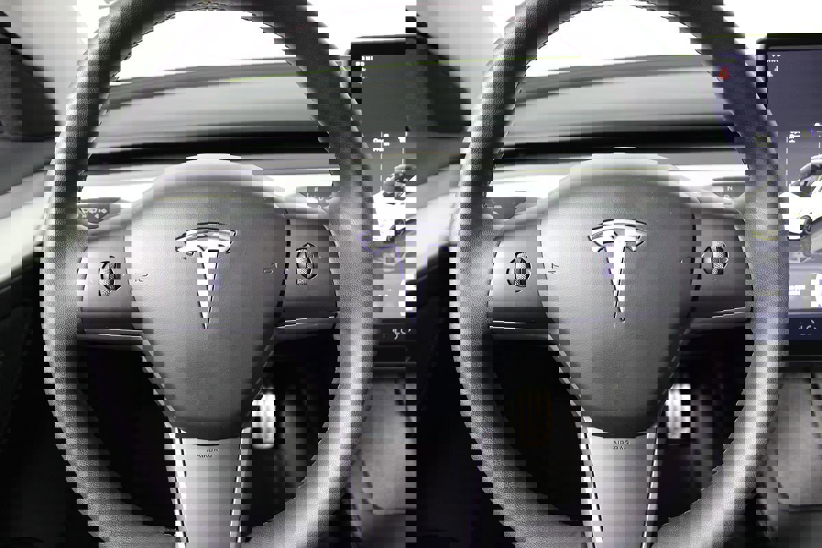 Used 2023 Tesla Model 3 Performance image 13