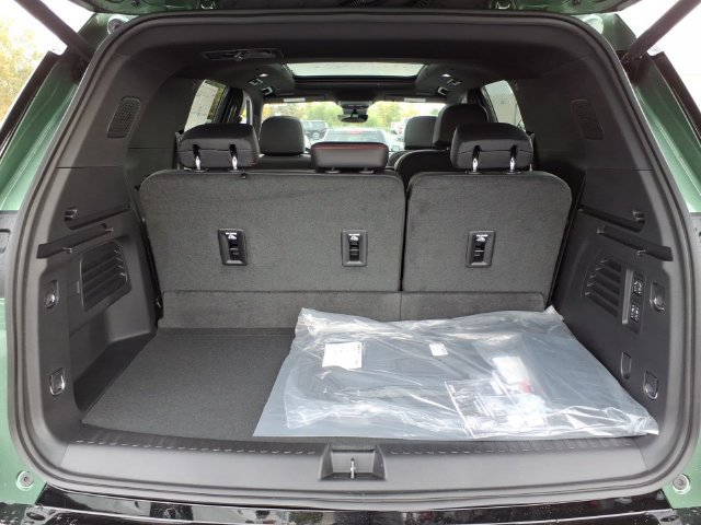 New 2027 Chevrolet Traverse RS w/ LPO, Floor Liner Package AWD/4WD image 11