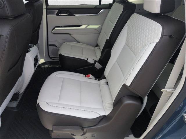Certified 2025 GMC Acadia Denali w/ Super Cruise Package FWD image 27