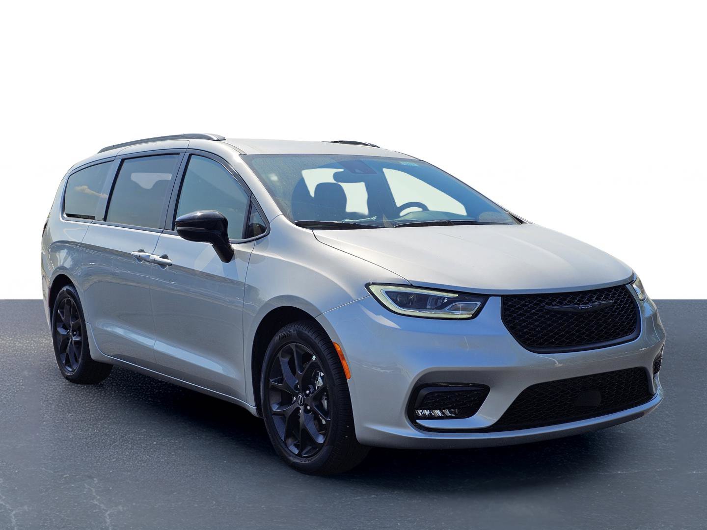New 2026 Chrysler Pacifica Select w/ S Appearance Package image 5