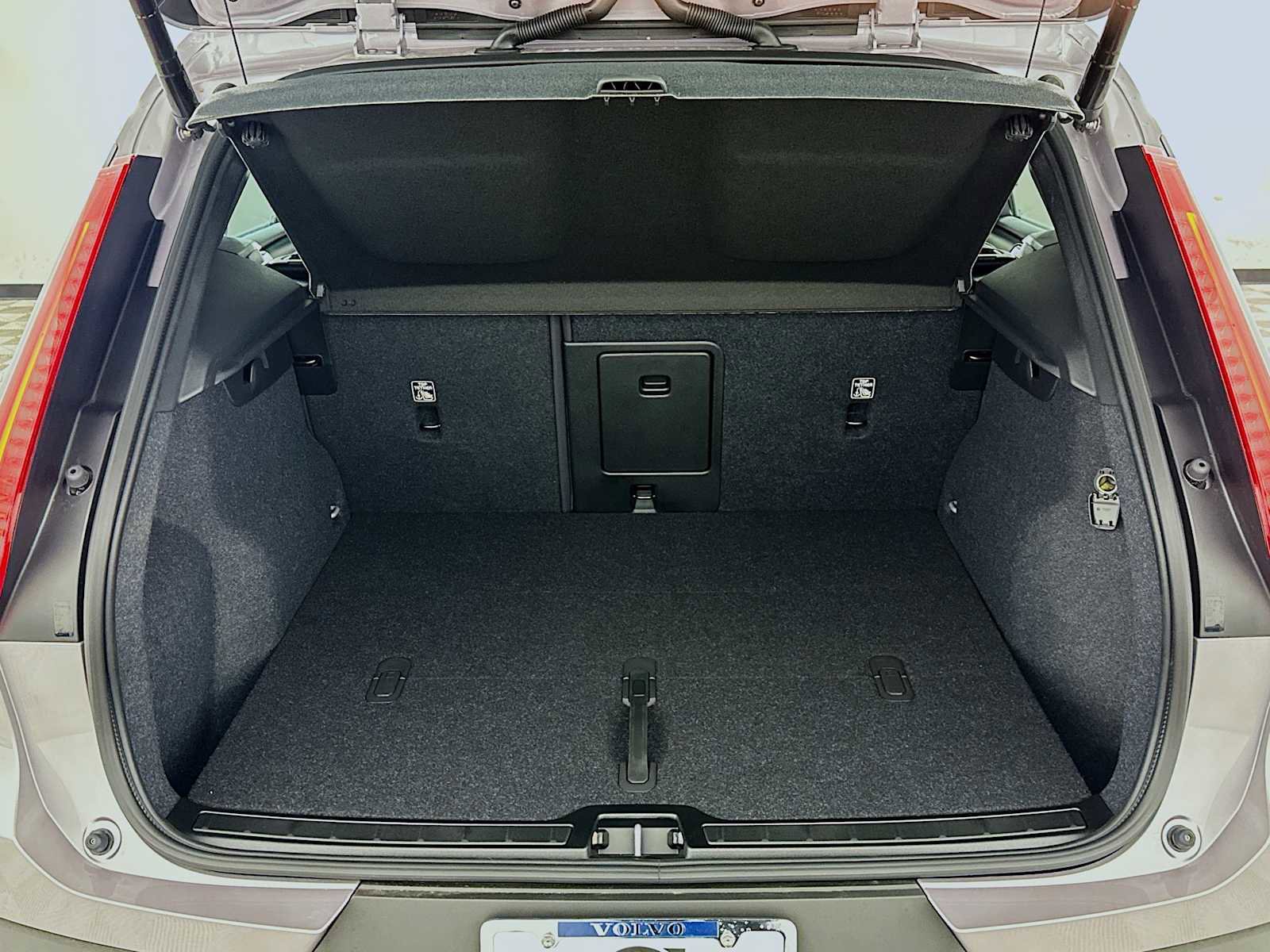 New 2026 Volvo XC40 B5 Ultra w/ Climate Package image 24