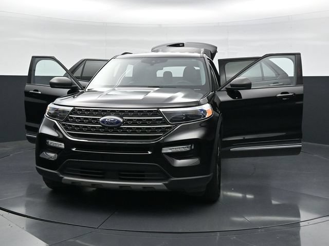 Used 2023 Ford Explorer XLT w/ Equipment Group 202A AWD/4WD image 52