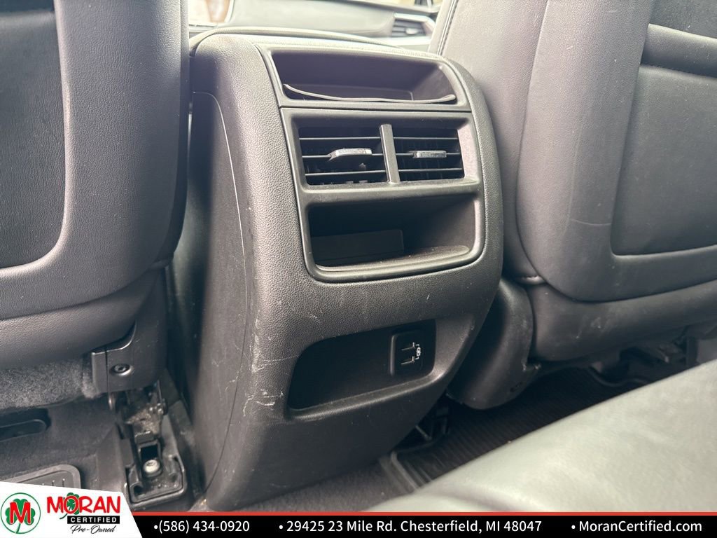 Used 2018 Cadillac XT5 Luxury w/ Driver Awareness Package FWD image 26