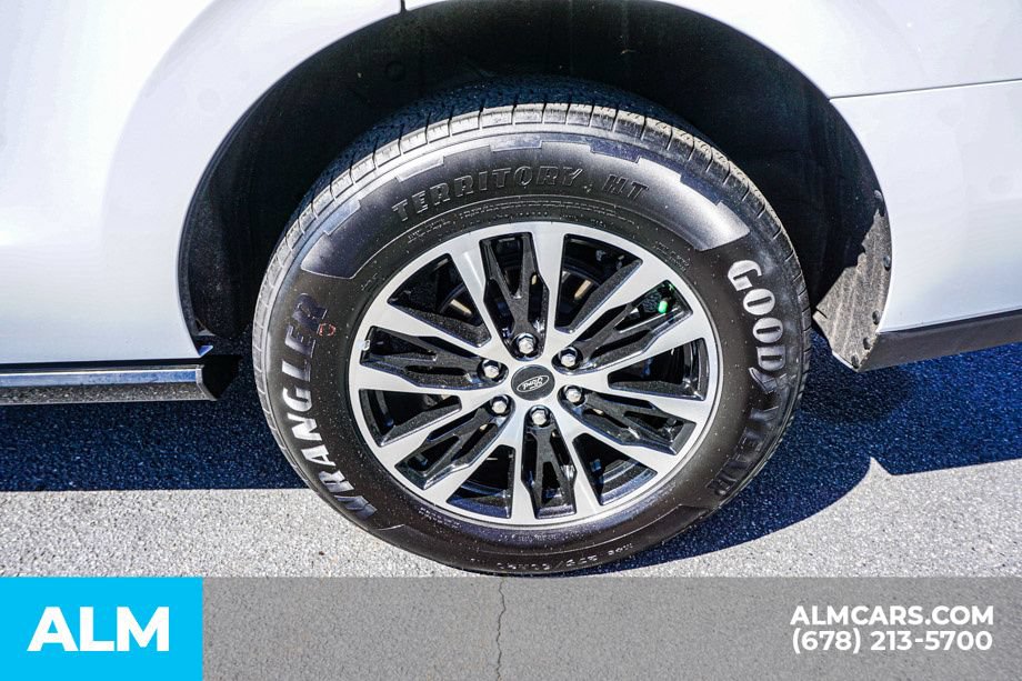 Used 2025 Ford Expedition Platinum AWD/4WD image 17