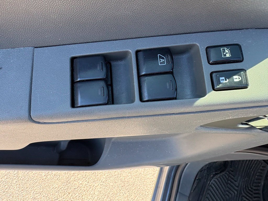 Used 2018 Nissan Frontier SV w/ Value Truck Package AWD/4WD image 14