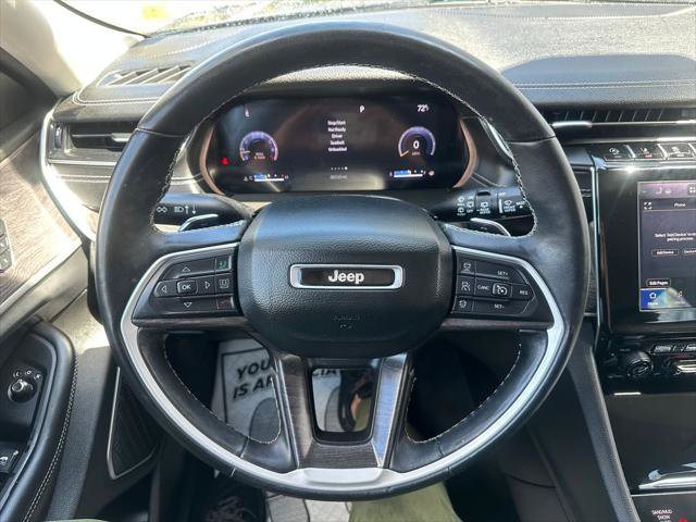 Certified 2022 Jeep Grand Cherokee Limited AWD/4WD image 2