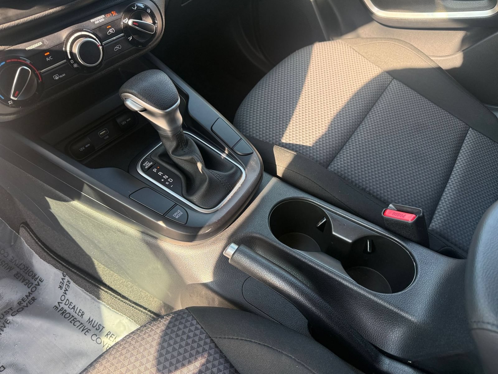 Used 2025 Kia Soul LX w/ LX Technology Package FWD image 39