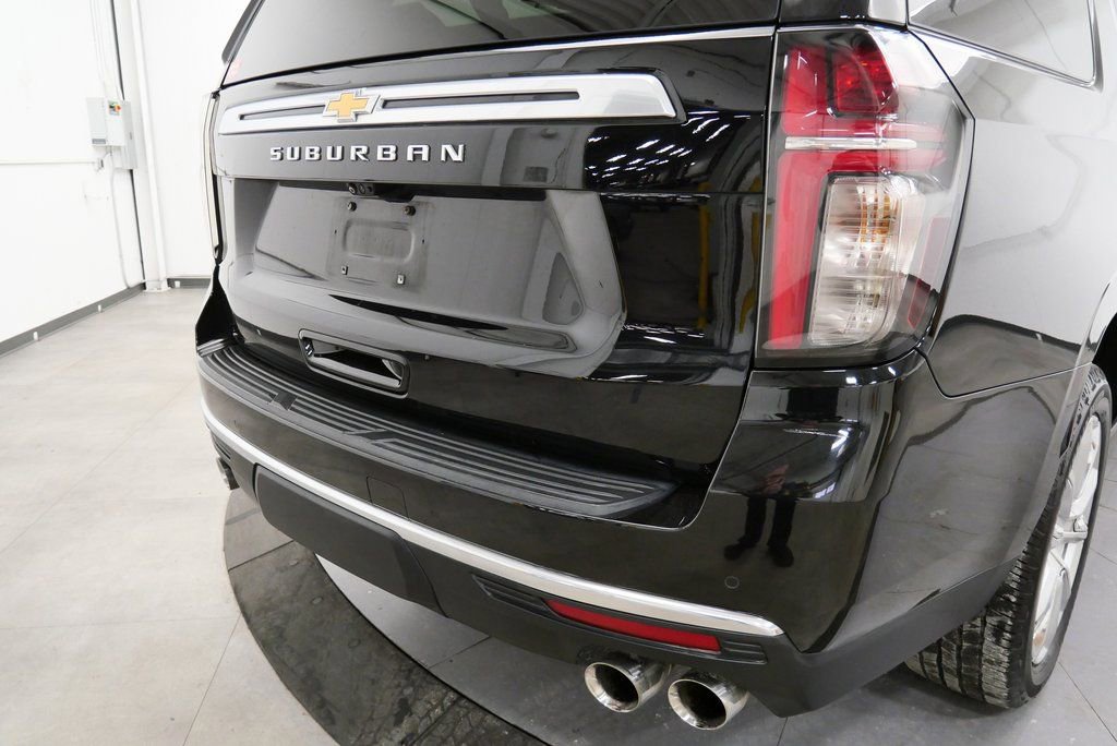 Used 2021 Chevrolet Suburban High Country w/ Premium Package image 9